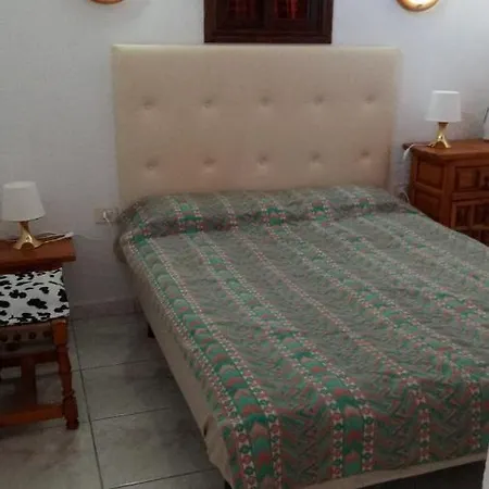 Los Gigantes Holiday